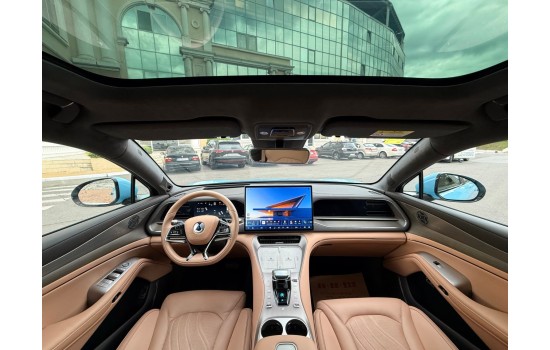 Denza N7 EV, пробіг 15 тисяч км